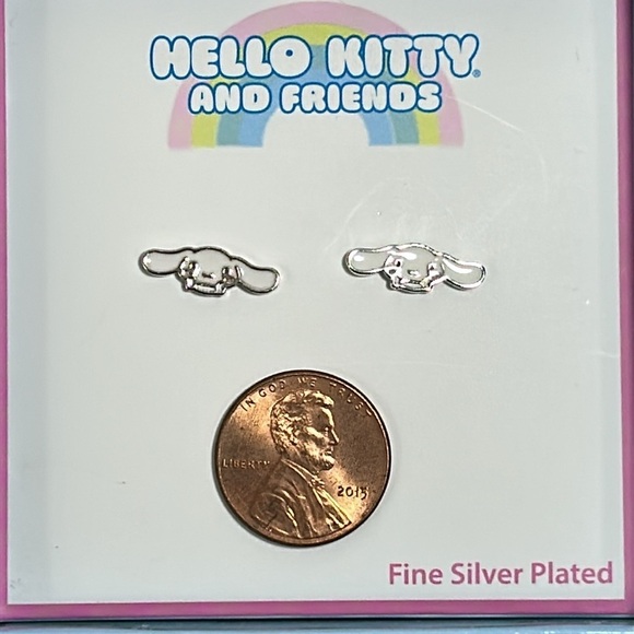 Hello Kitty and Friends cinnamonrolls stud earrings - Picture 7 of 7